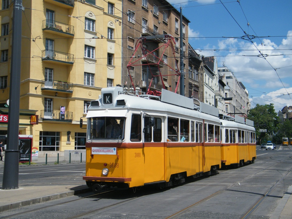 3888+3885 'K' Móricz Zsigmond körtér