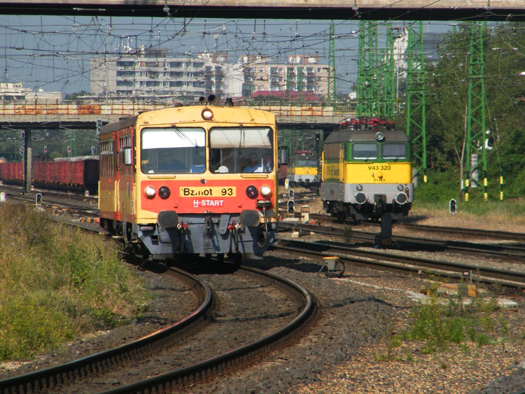 Bzmot 193, V43 320 Győr-Gyárváros