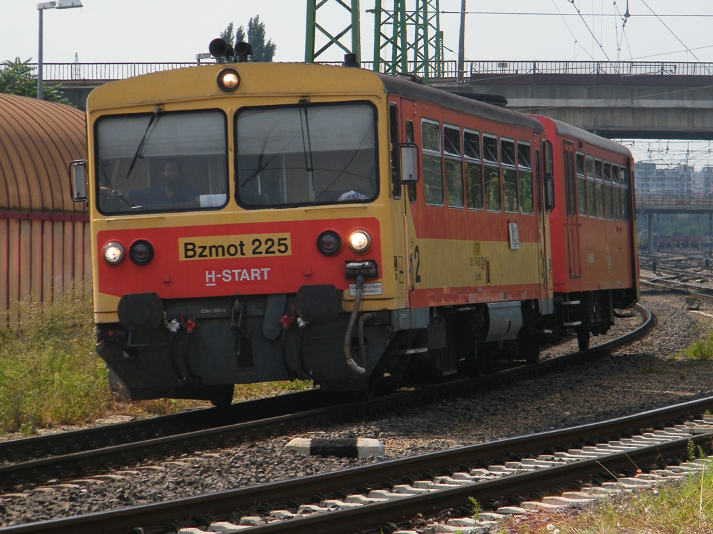 Bzmot 225 Győr-Gyárváros