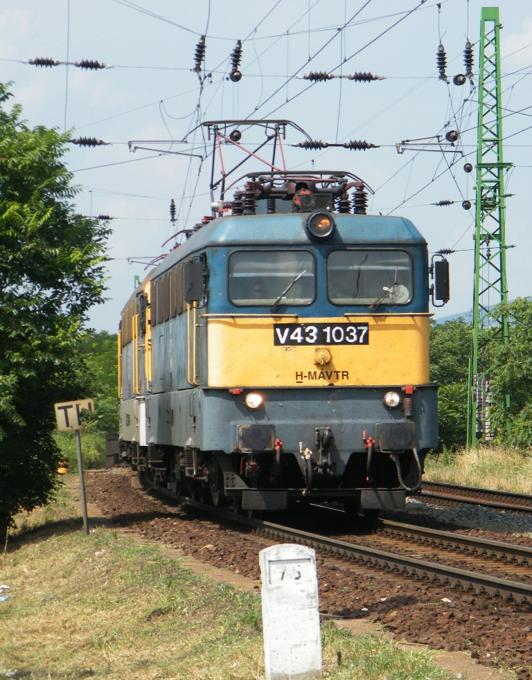 2010 július 21. - V43 1037 és 3313