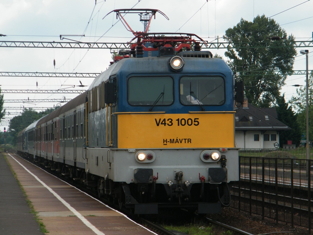 V43 1005