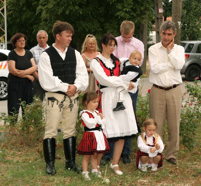 Izsák-Székely Lóránt családjával