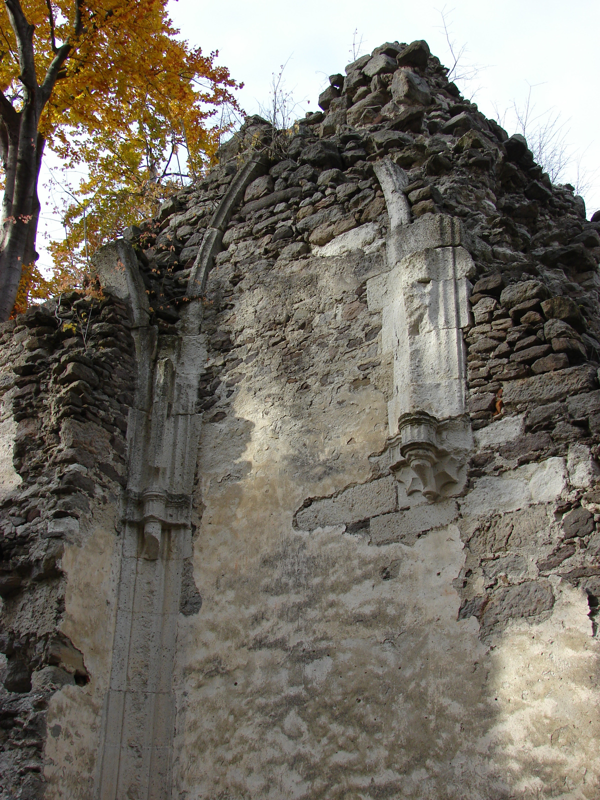 Zemplén: Pálos kolostor-rom
