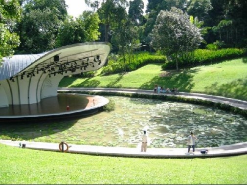 3194071-symphony lake at singapore botanic gardens-symphony lake