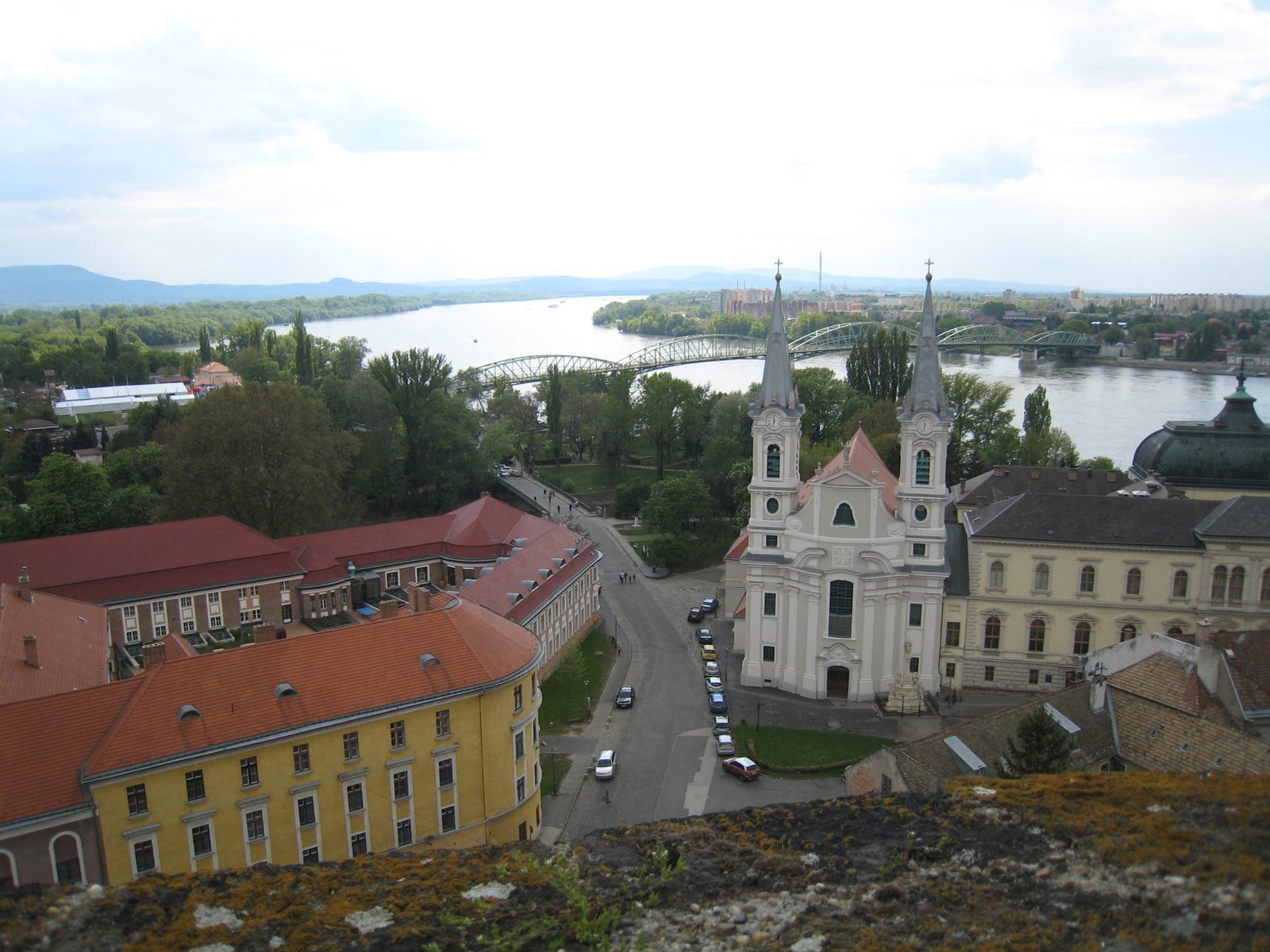 odaát a szomszédok