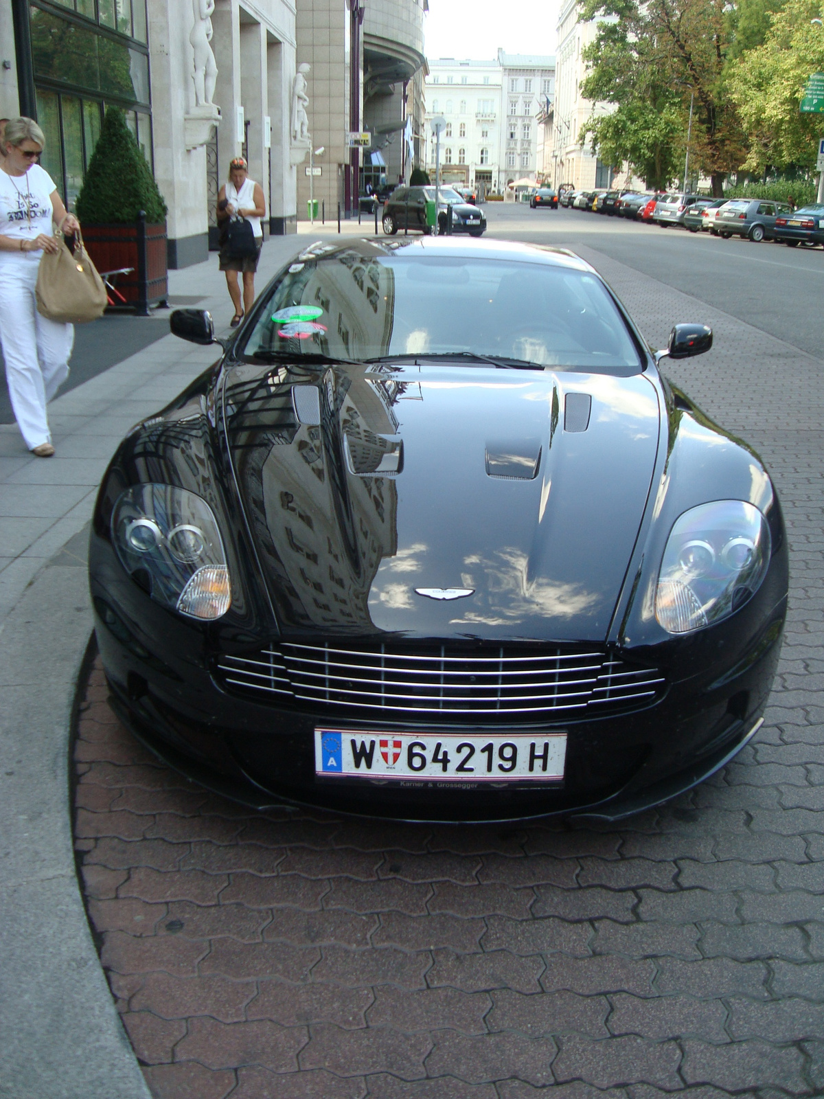 Aston Martin DBS