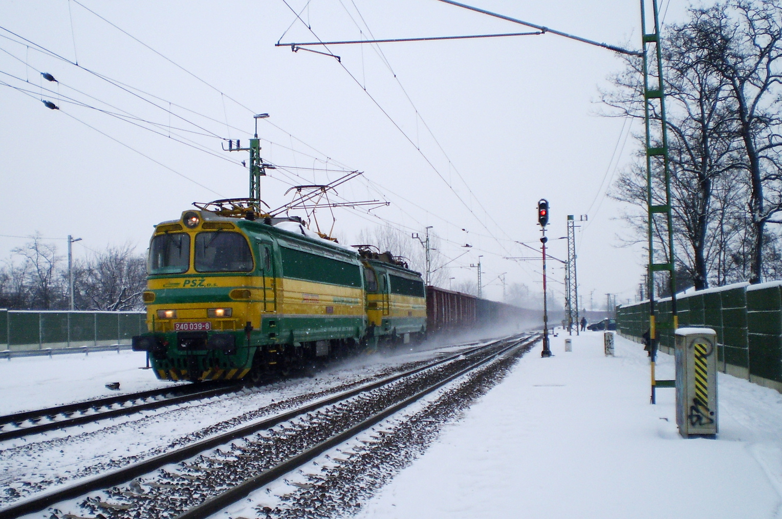 PSZa.s. 240 039-8 &amp; 128-9 Laminát