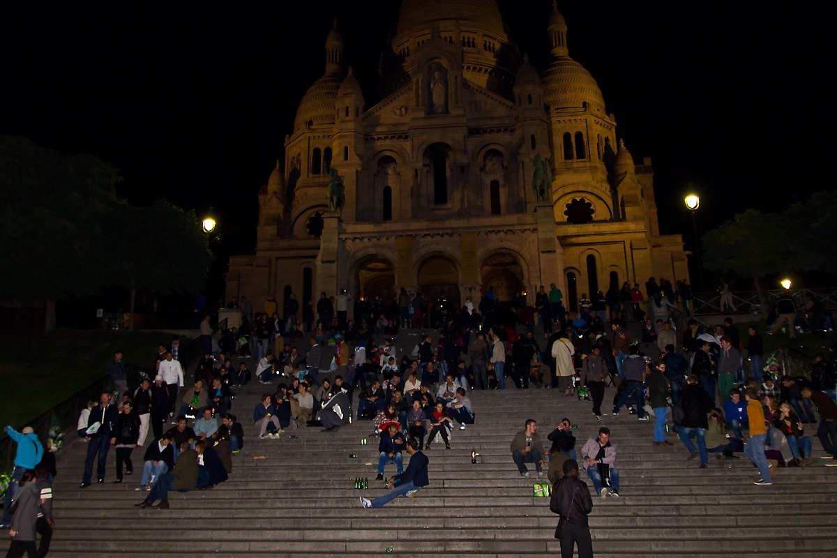 Fiatalok a Montmartre-on