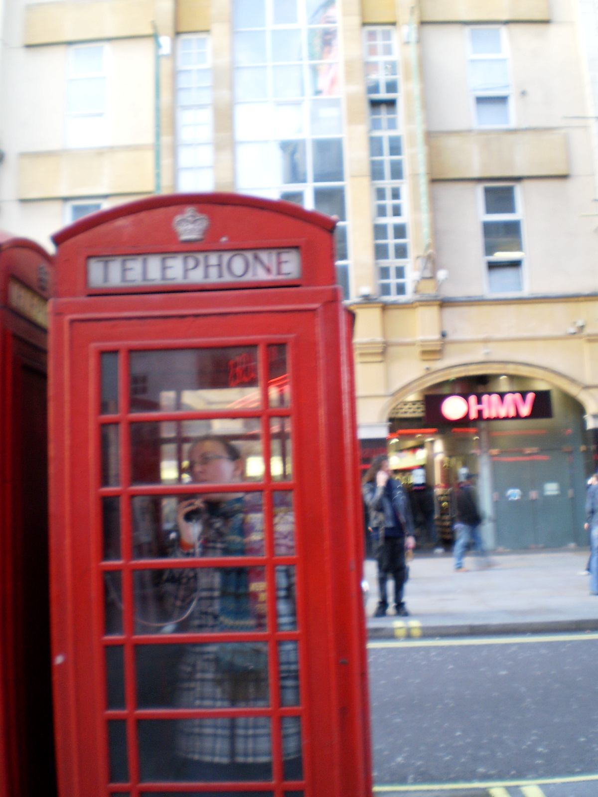 tipikus londoni telefonfülke