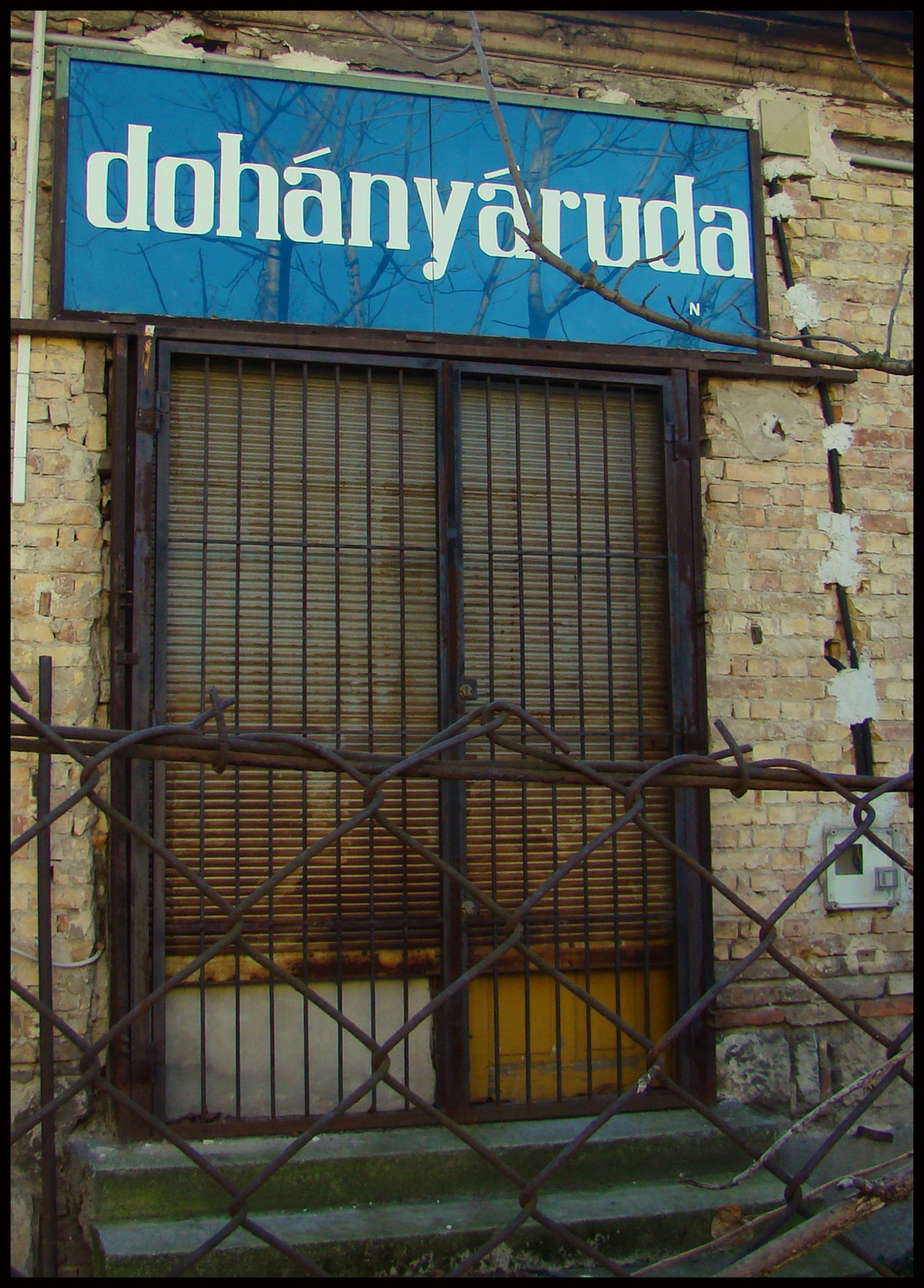 dohányáruda