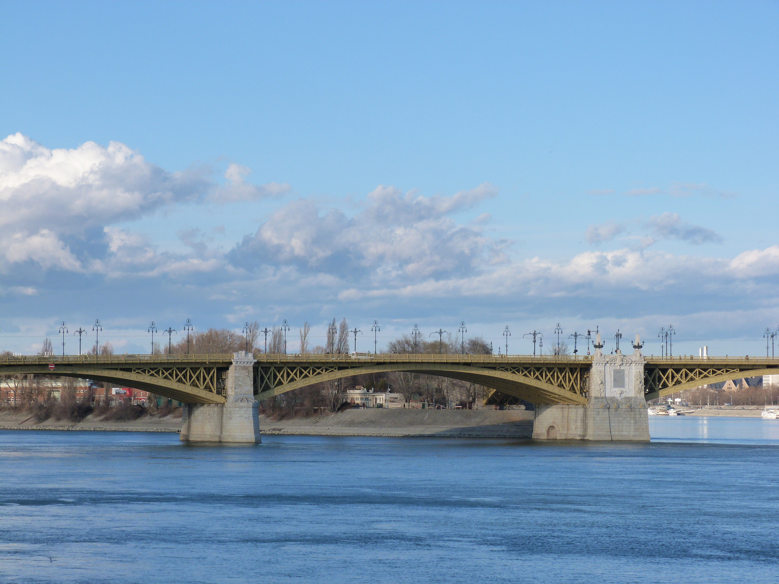 Margit-híd, sziget, felhők