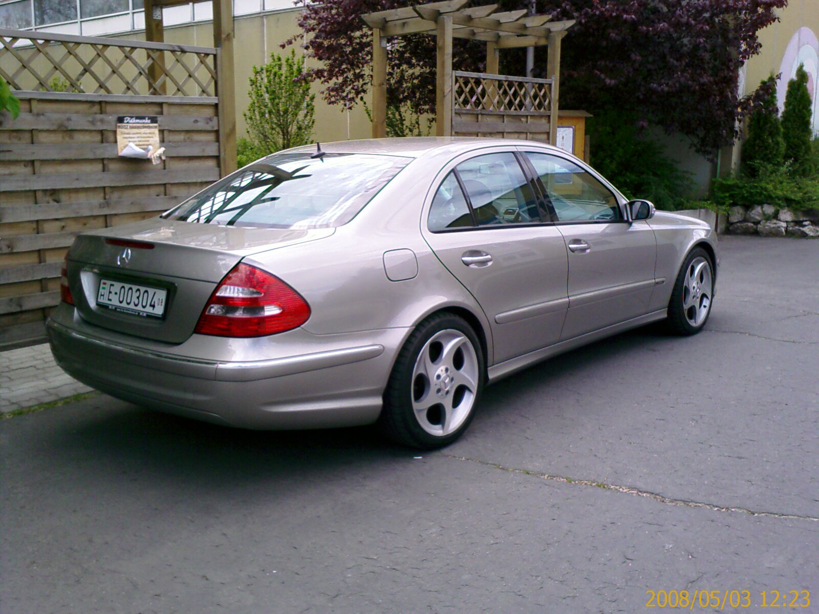 Mercedes E-Klasse IMAGE 00363