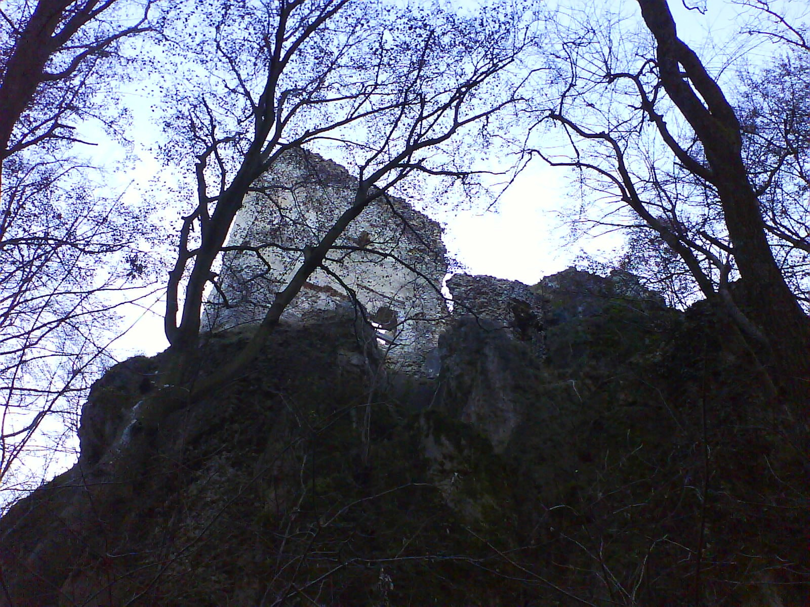 14.56 a vár keleti oldala alulról