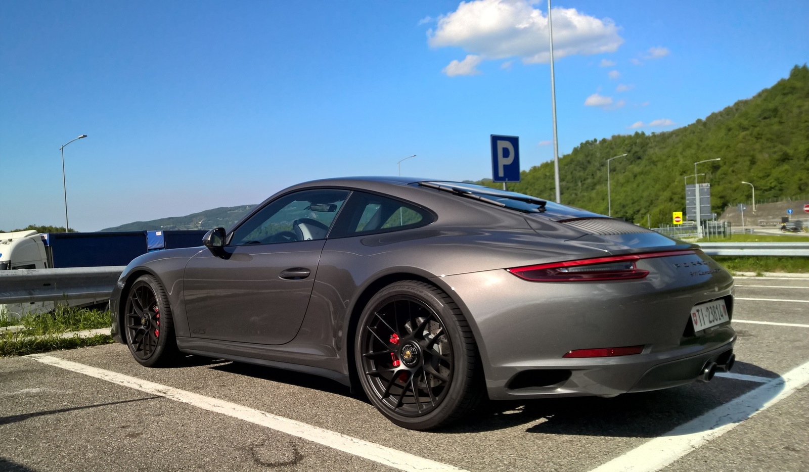 Porsche 911 Carrera GTS