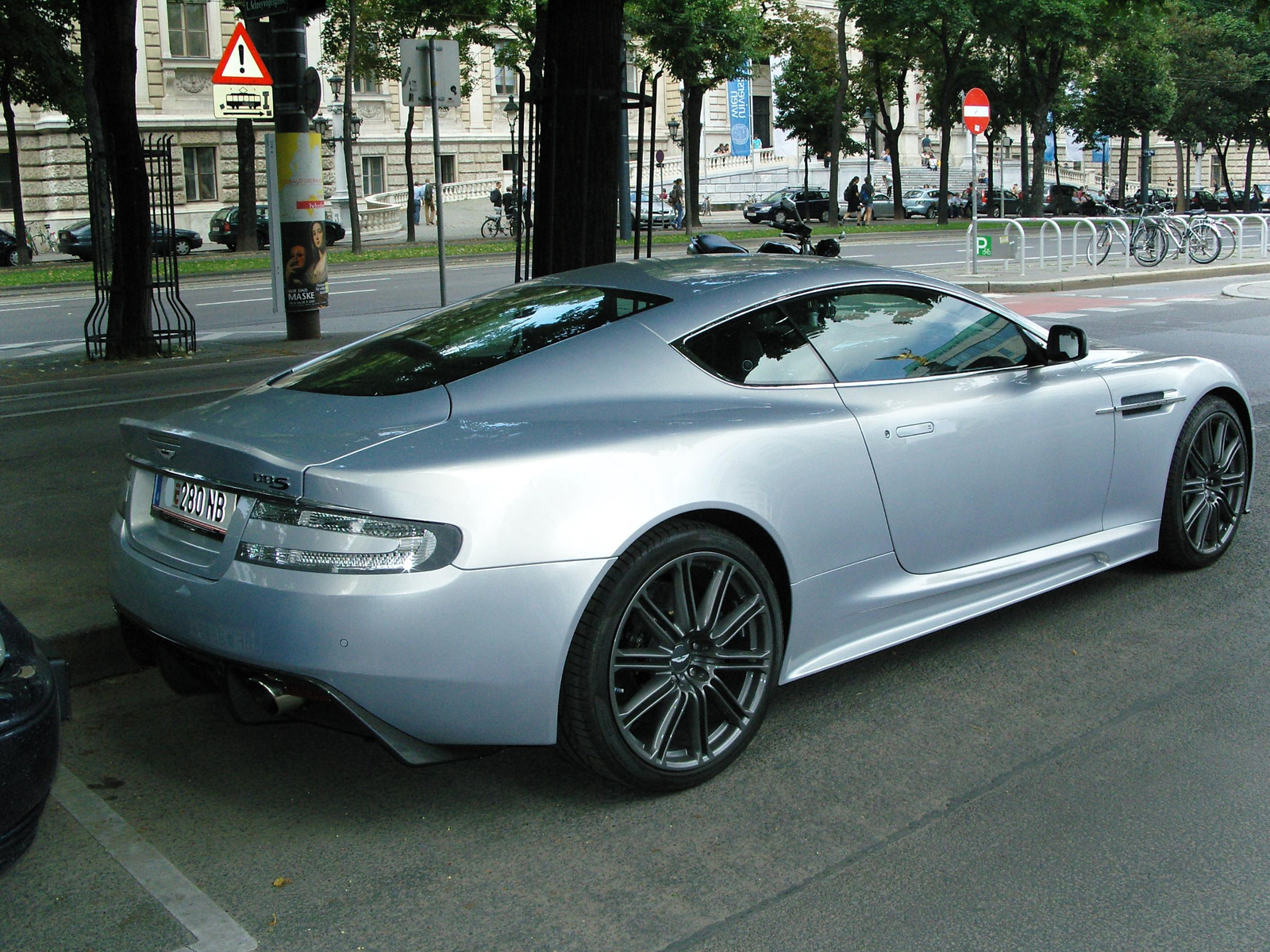 Aston Martin DBS (Bécs)