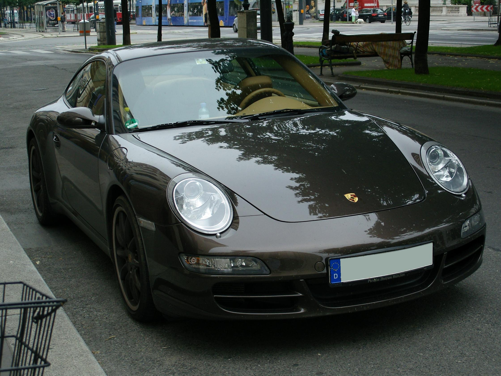 Porsche 911 Carrera és hajléktalan