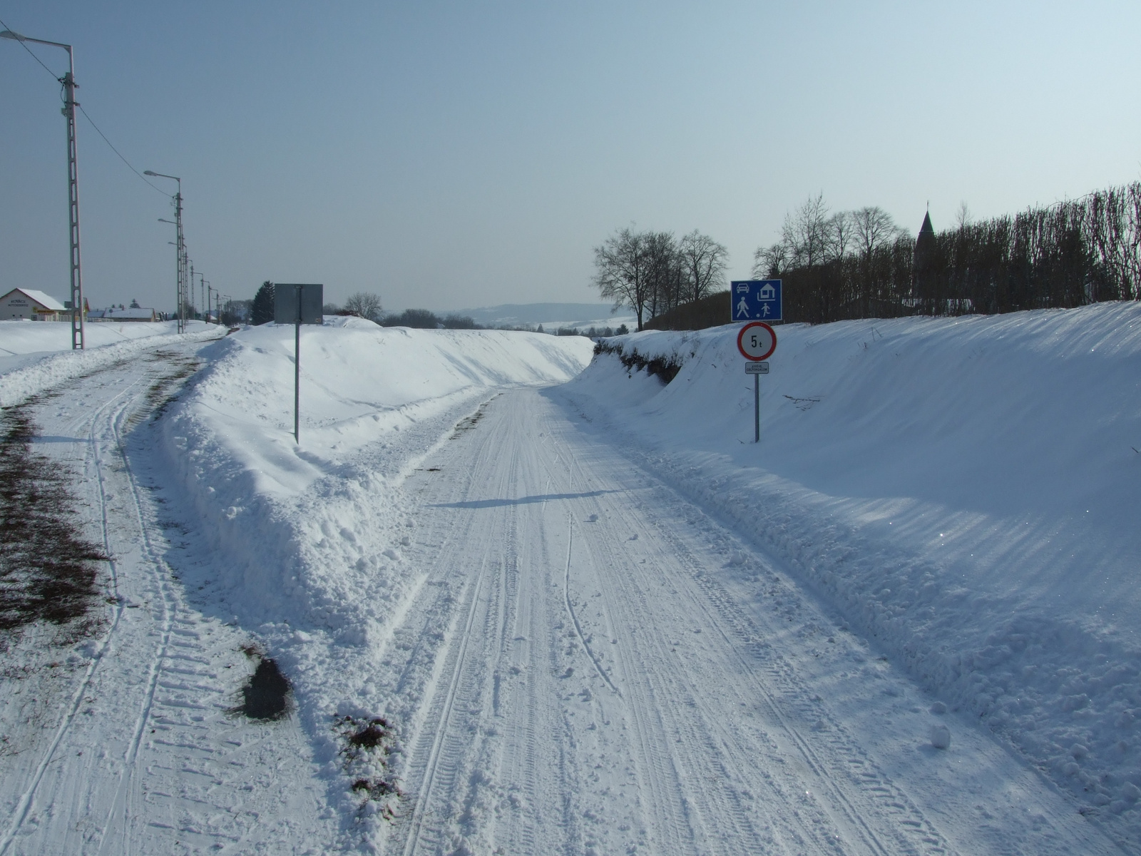 Baté, lejárat a Petőfi utca felé - 2012.02.05.