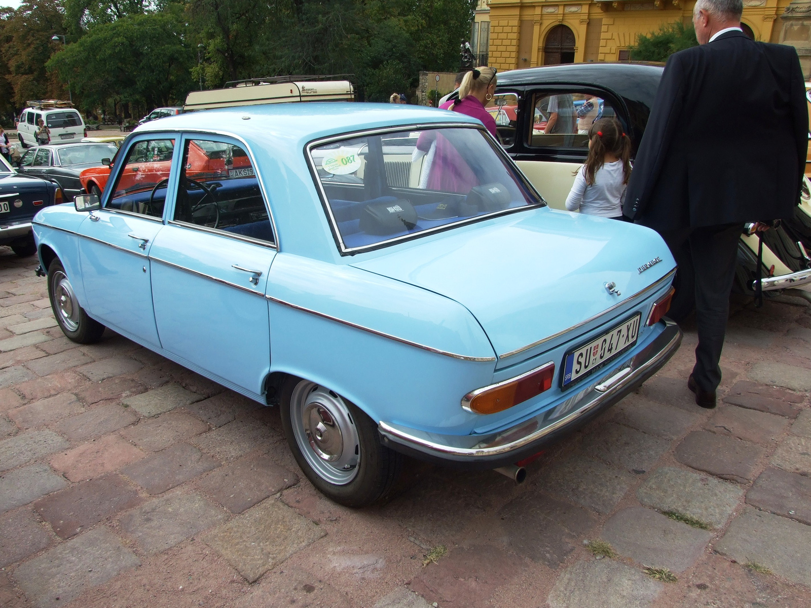 Peugeot 204 a