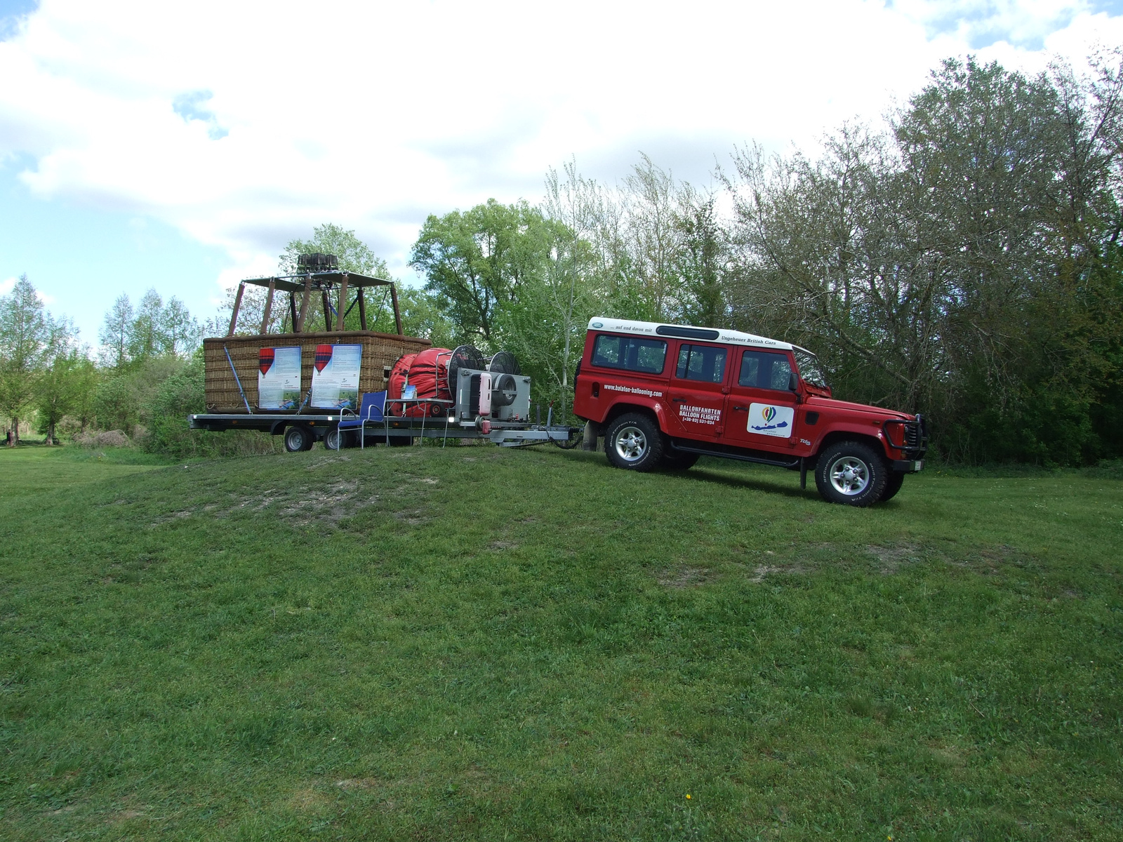 L.Rover Defender 110 a