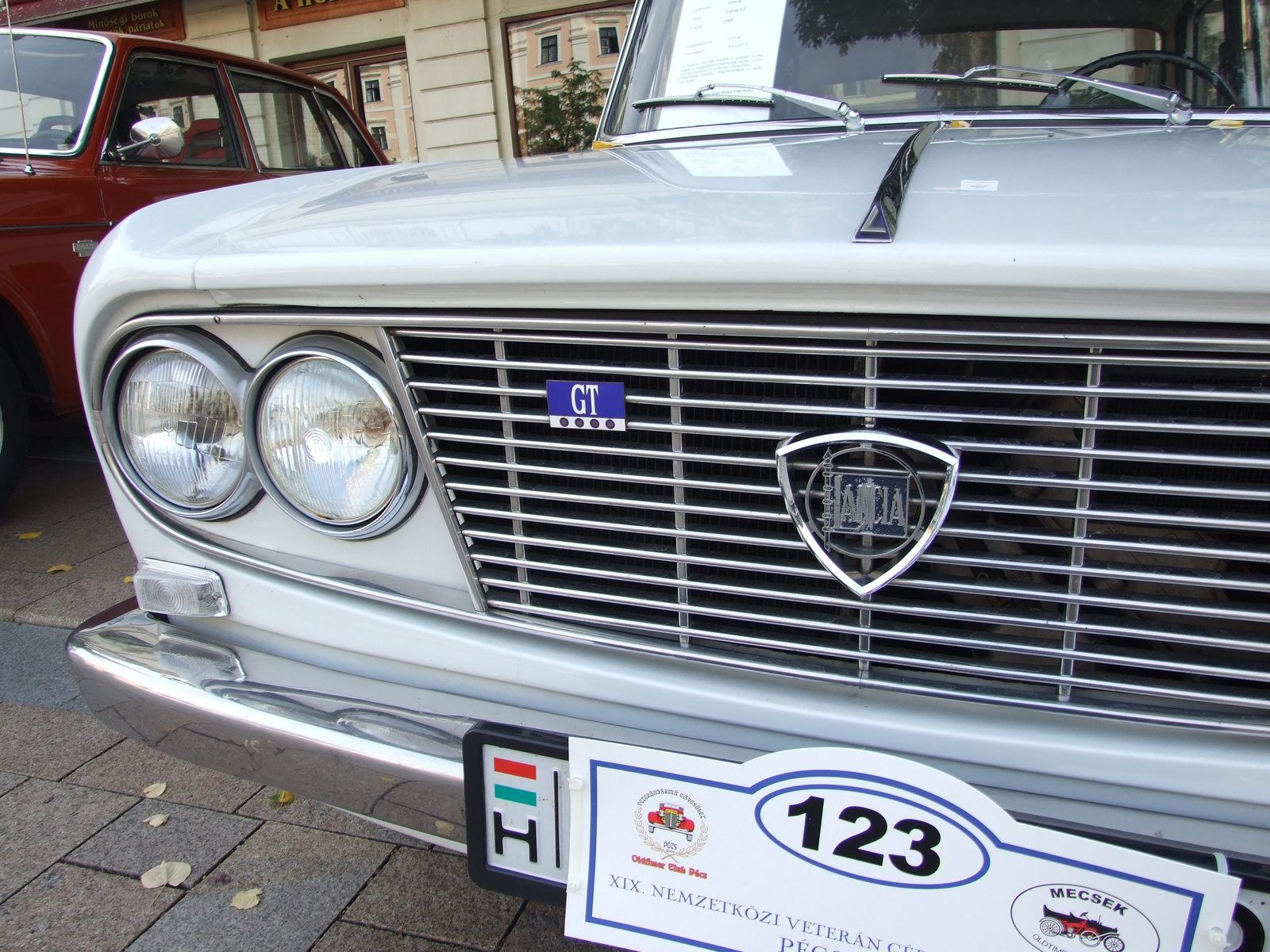 Lancia Fulvia GT b