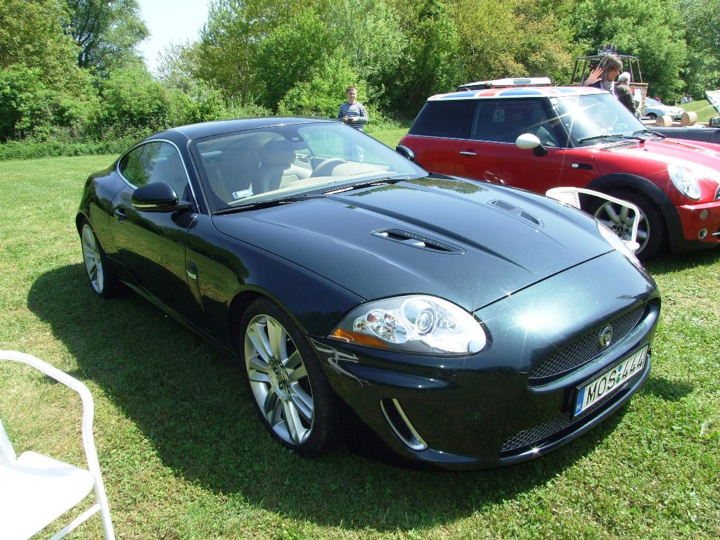 Jaguar XKR b