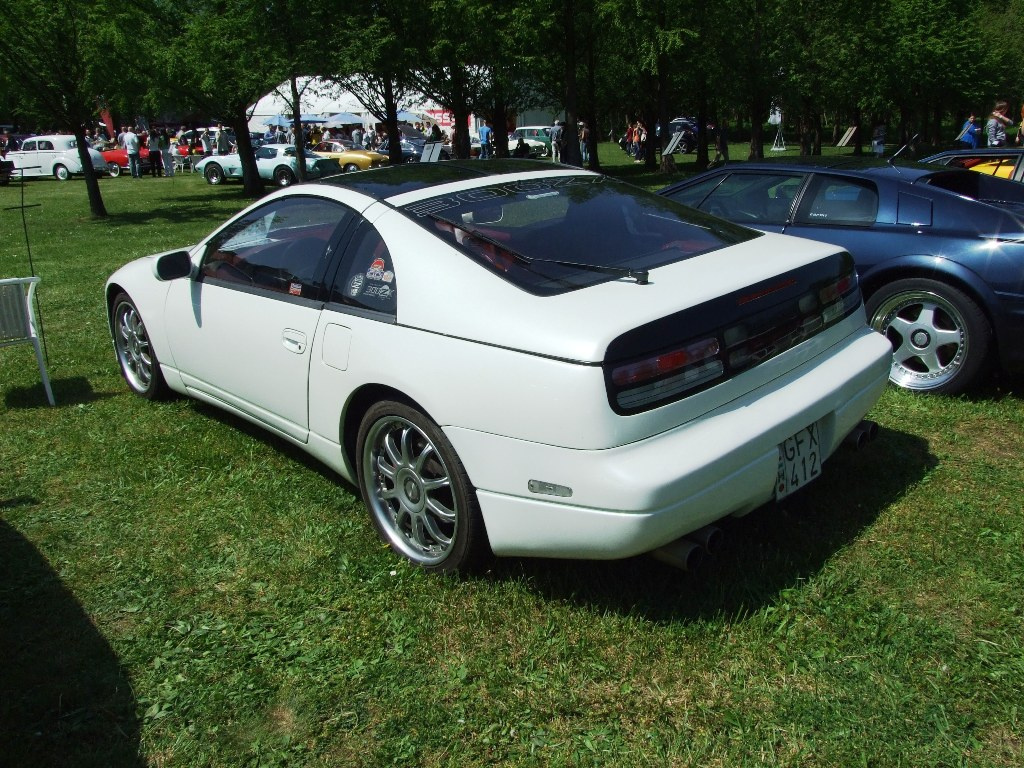 Nissan 300ZX b