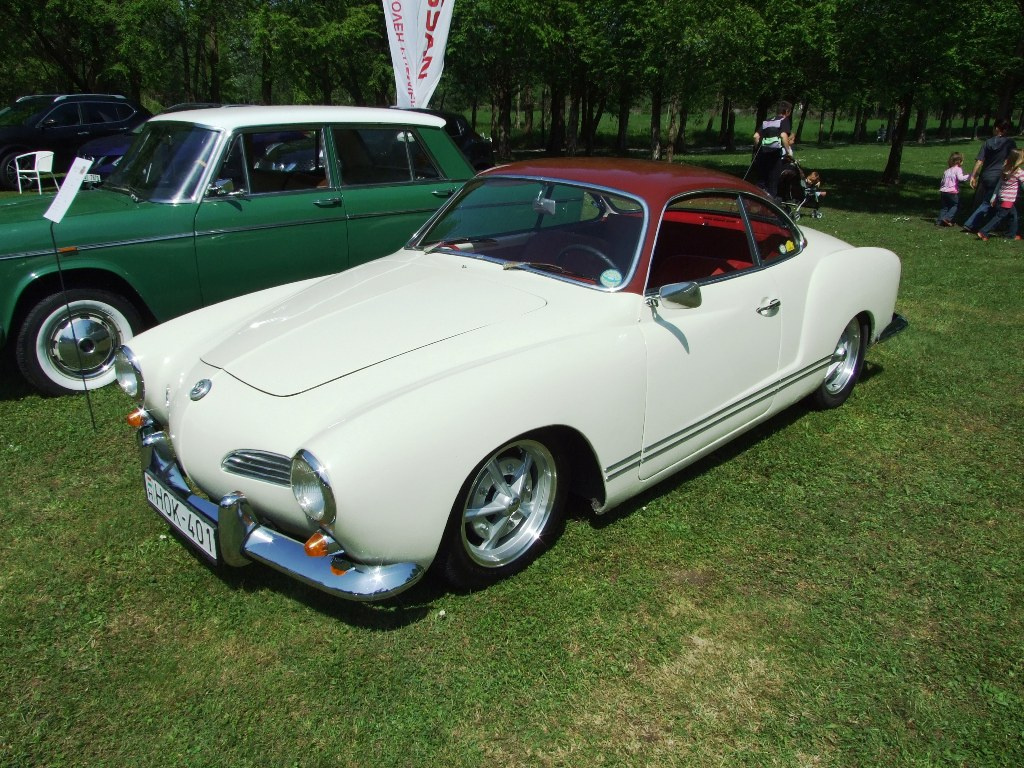 VW Karmann Ghia 3d