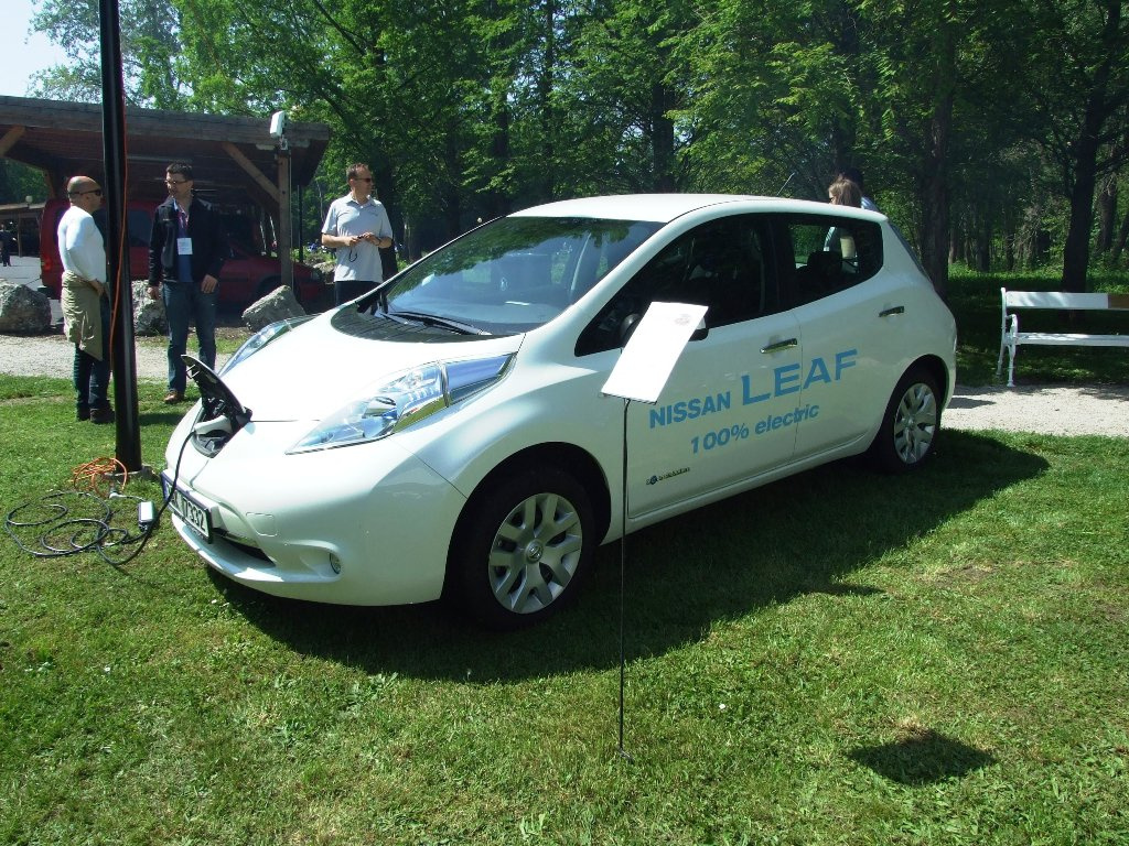 Nissan Leaf a