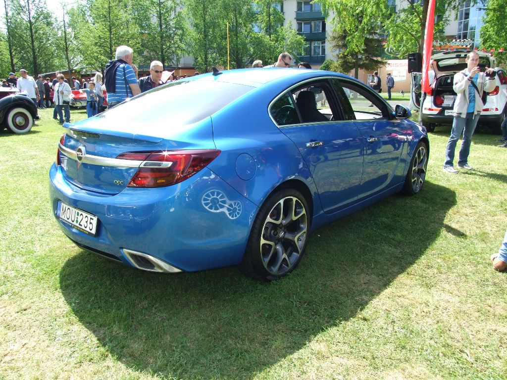 Opel Insignia OPC i