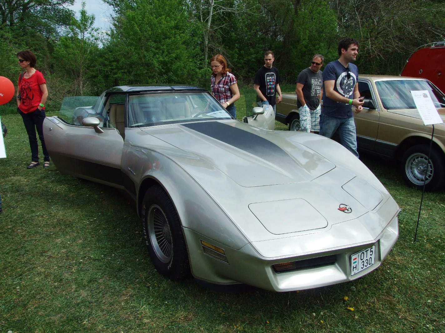 Chevrolet Corvette b