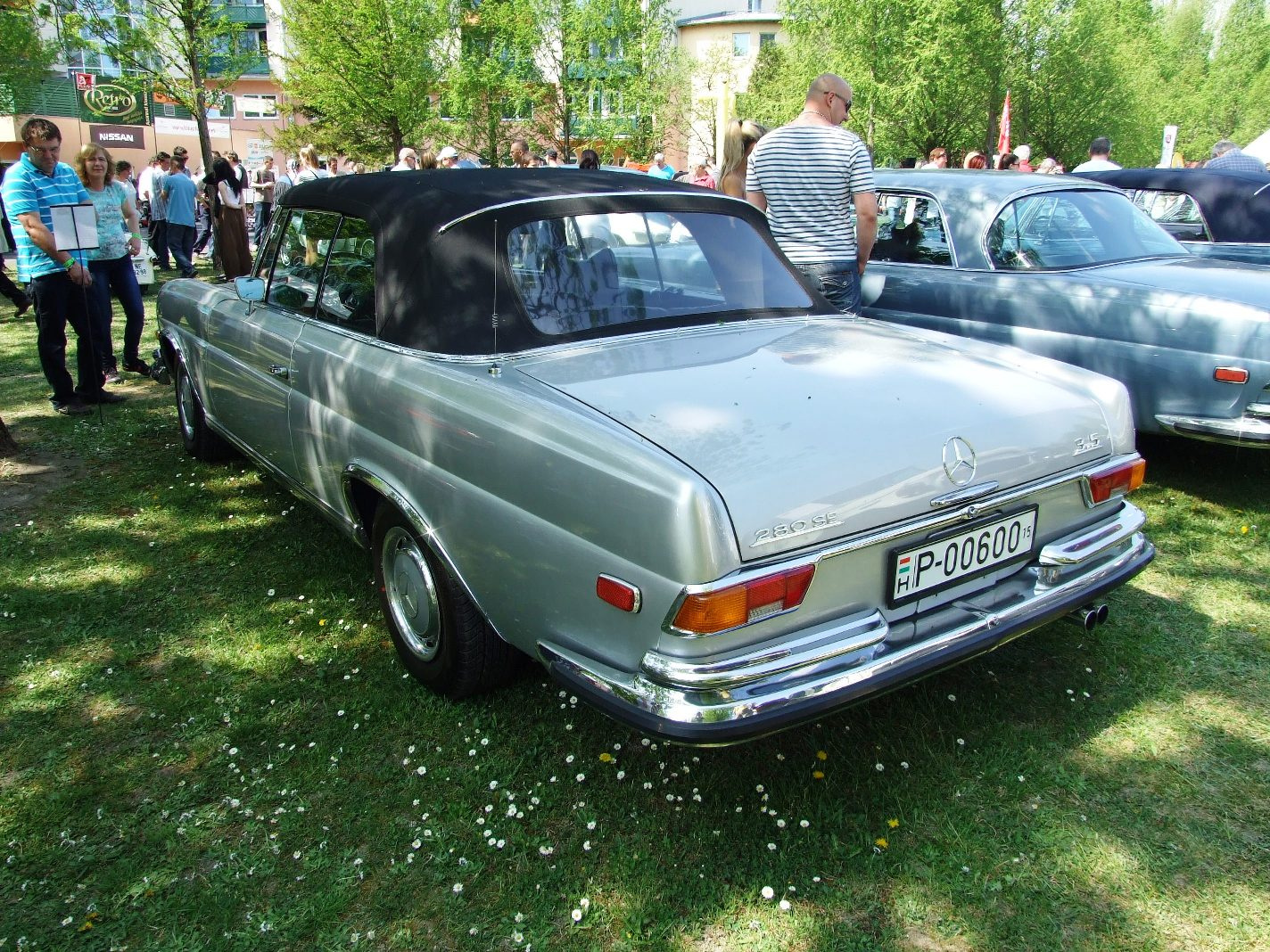 Mercedes 280SE 1d