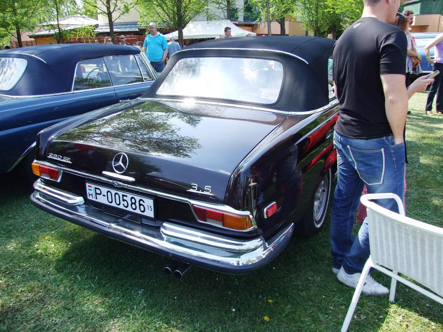 Mercedes 280SE 4d