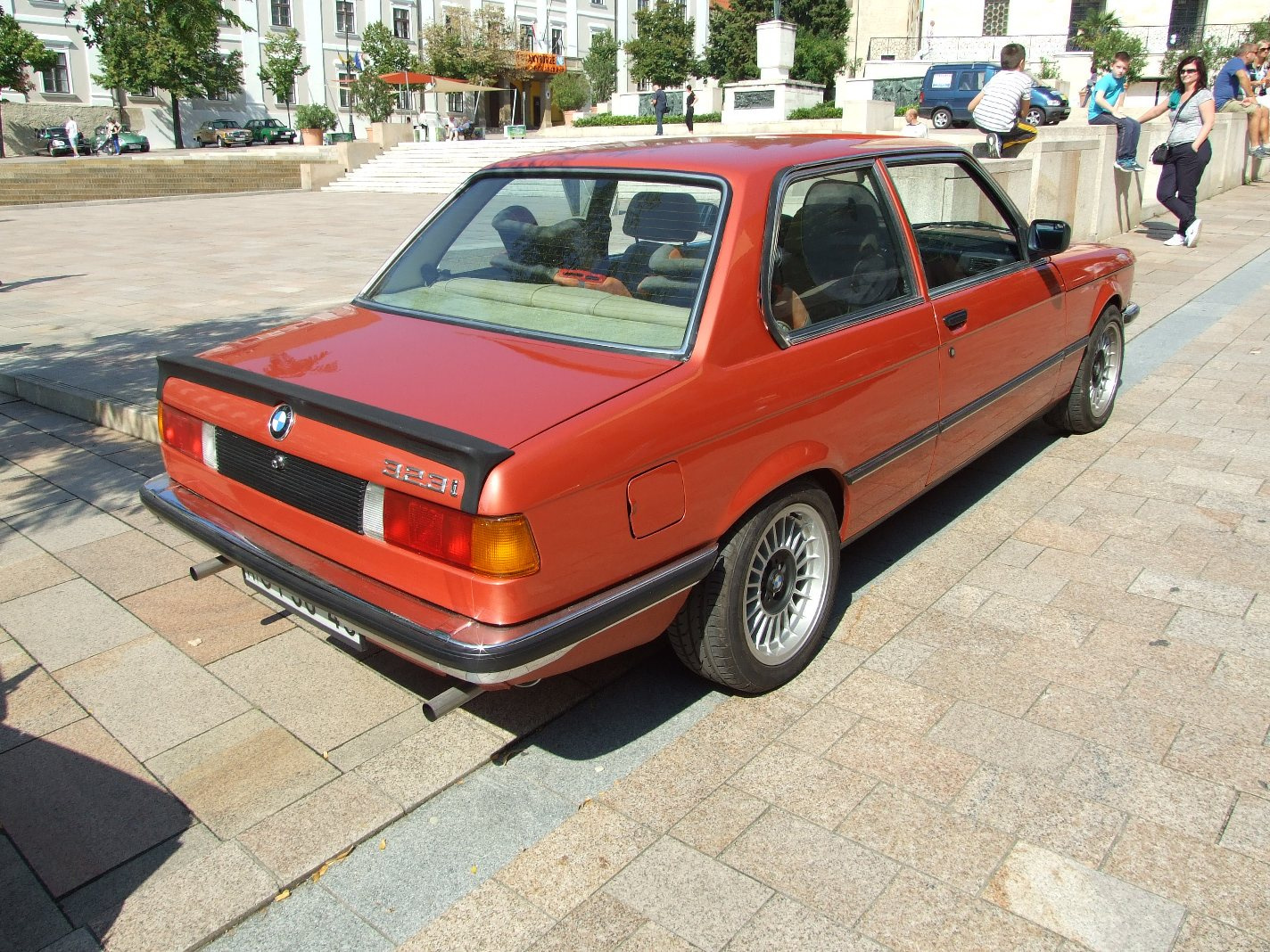 BMW 323i e