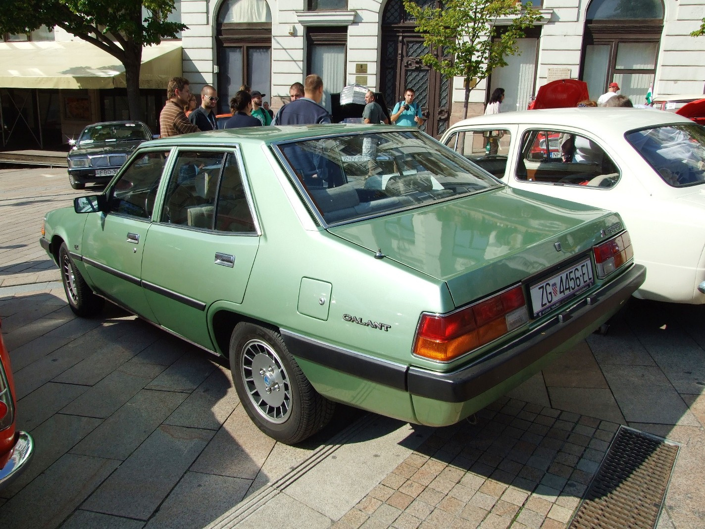 Mitsubishi Galant b