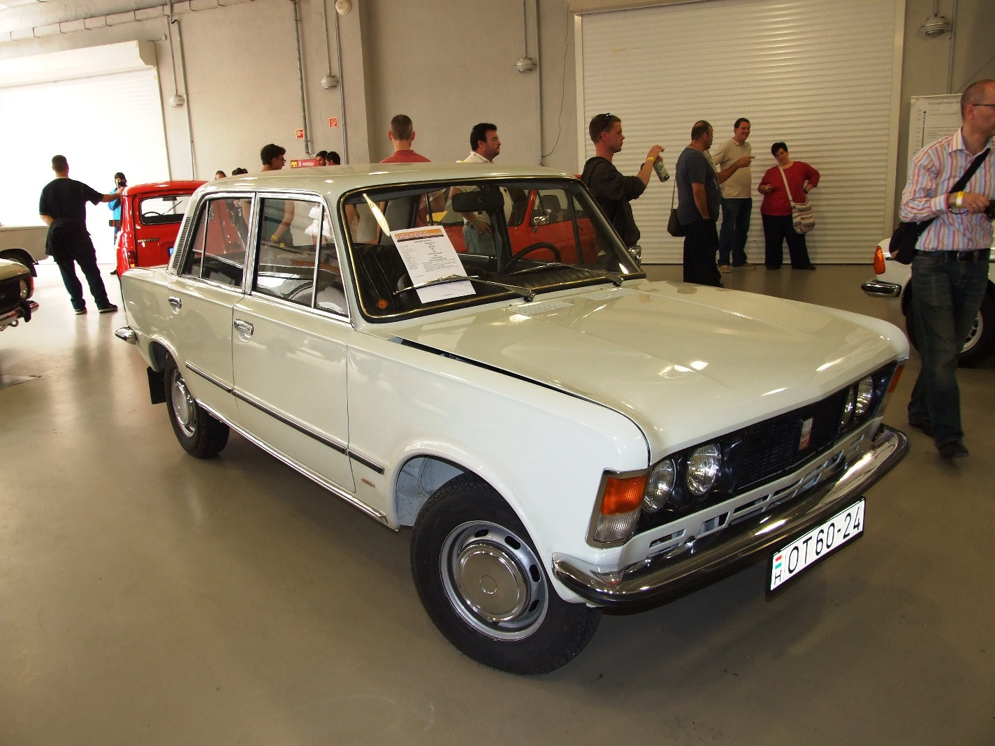 b Polski Fiat 125 1e