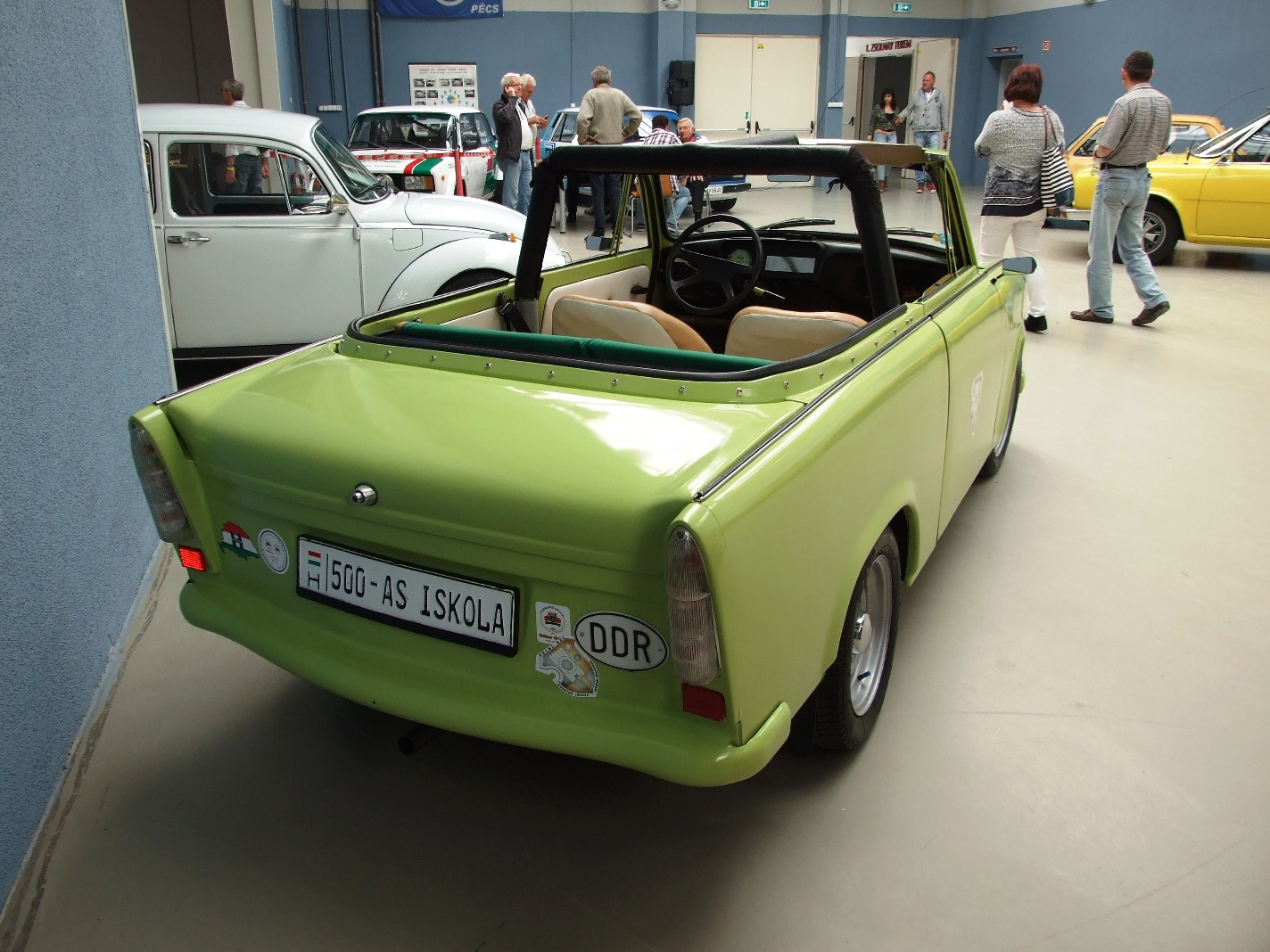 b Trabant 601c c