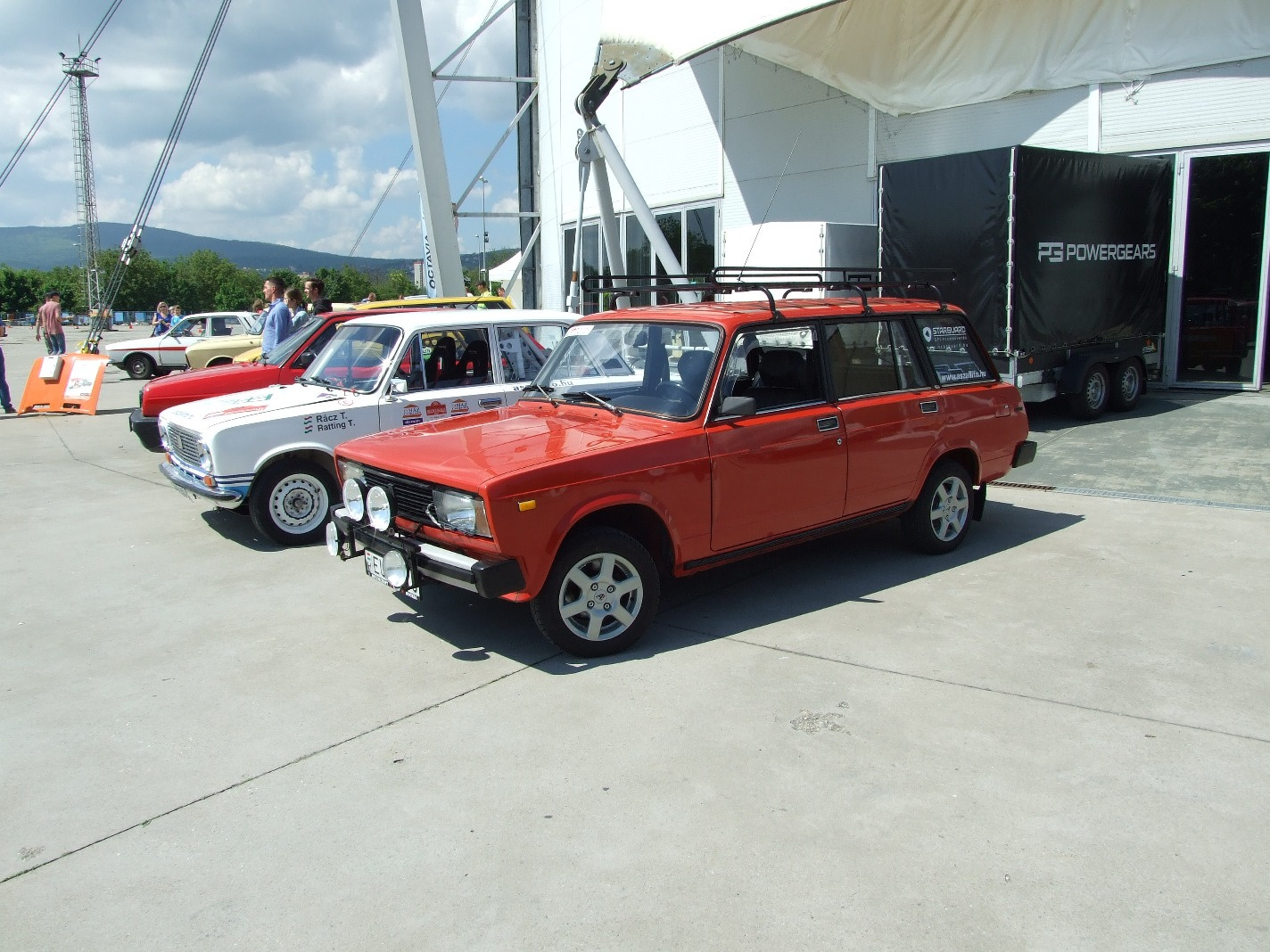 k Lada 2104 a