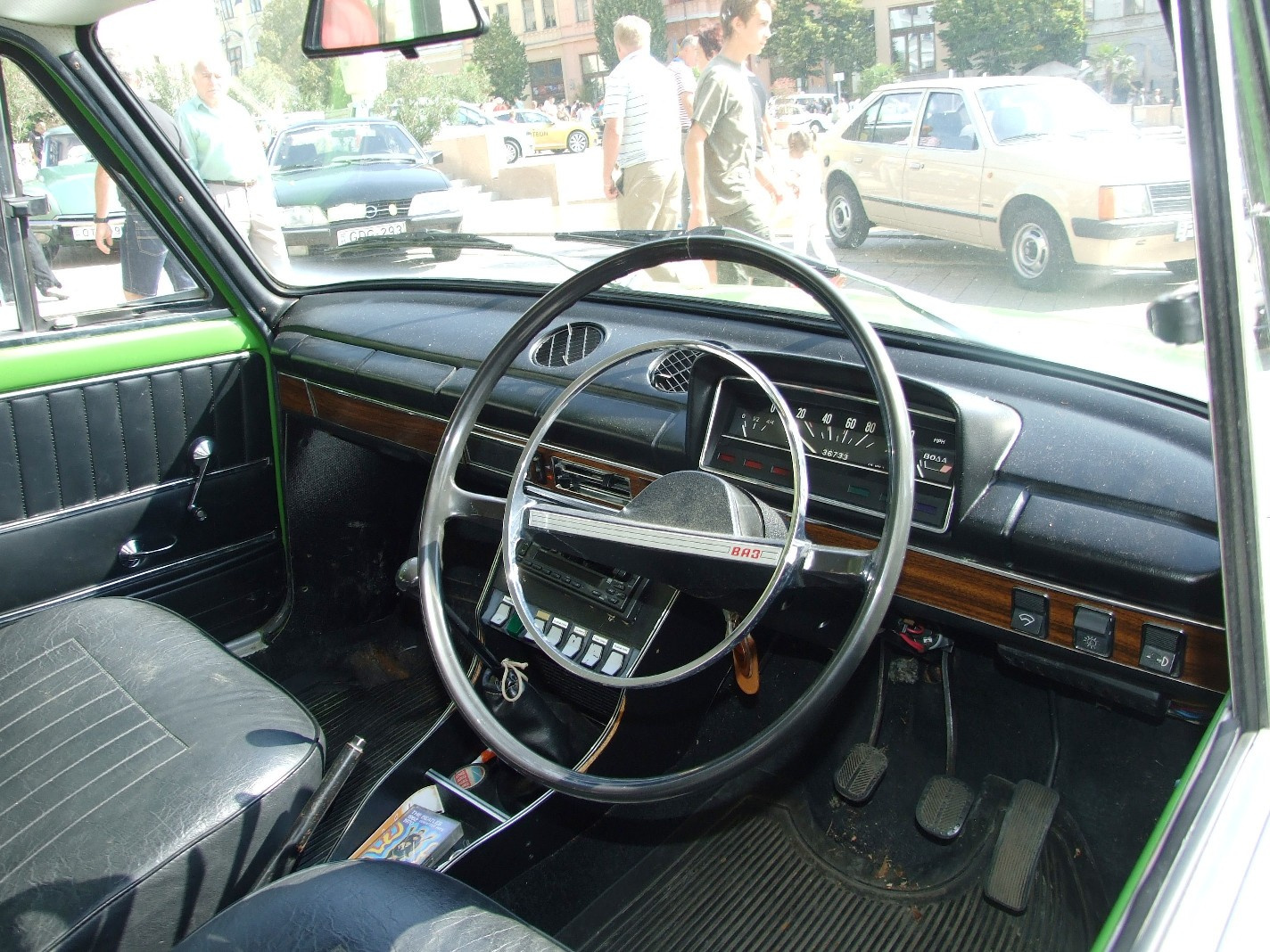 Lada 2102j b