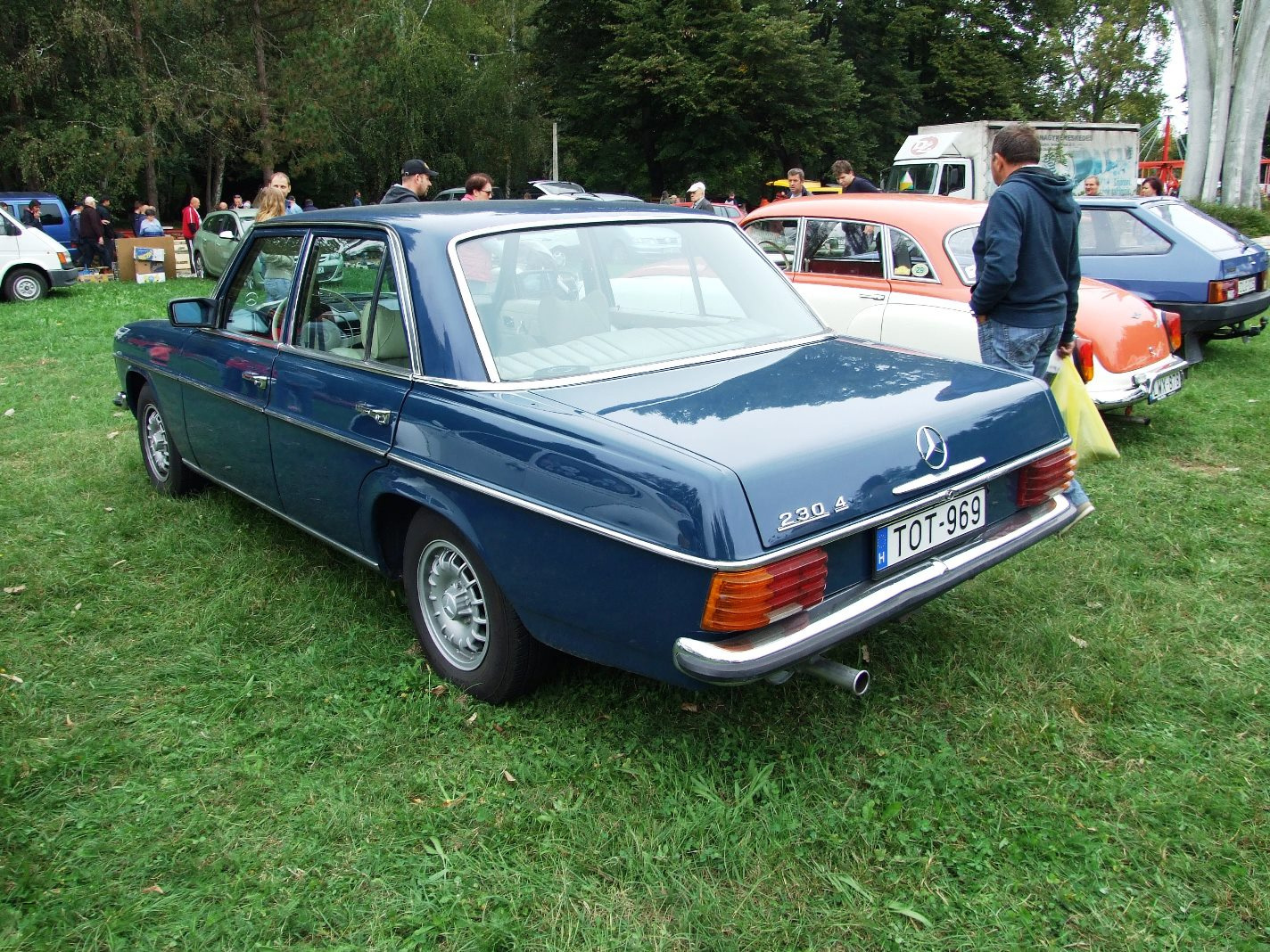 Mercedes 230 b