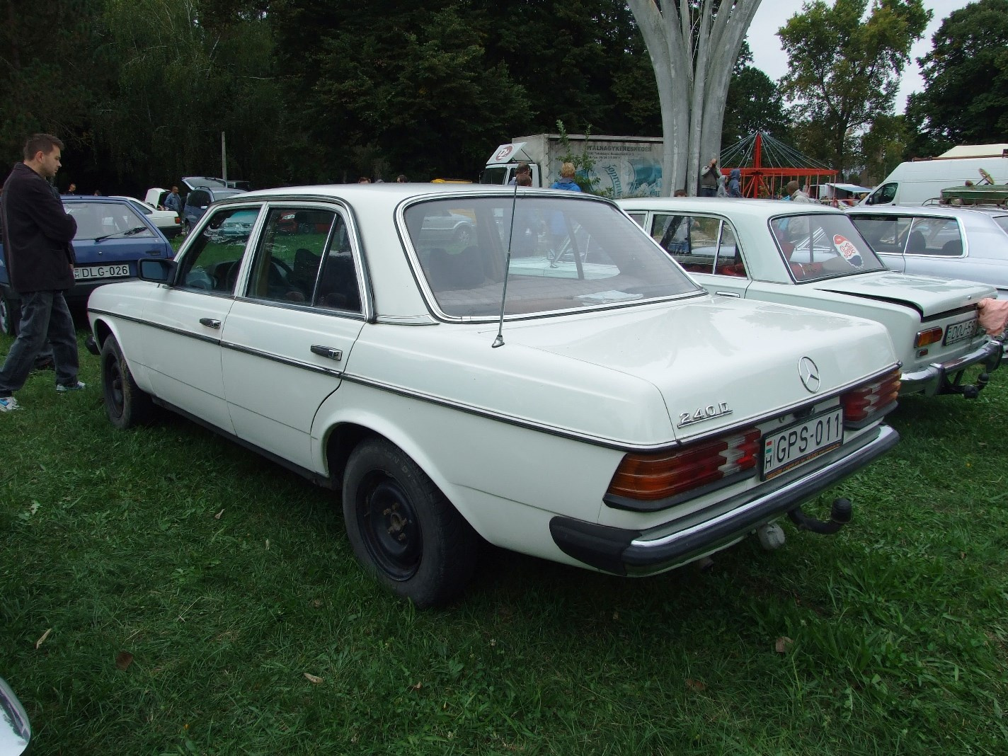 Mercedes 240D 1b