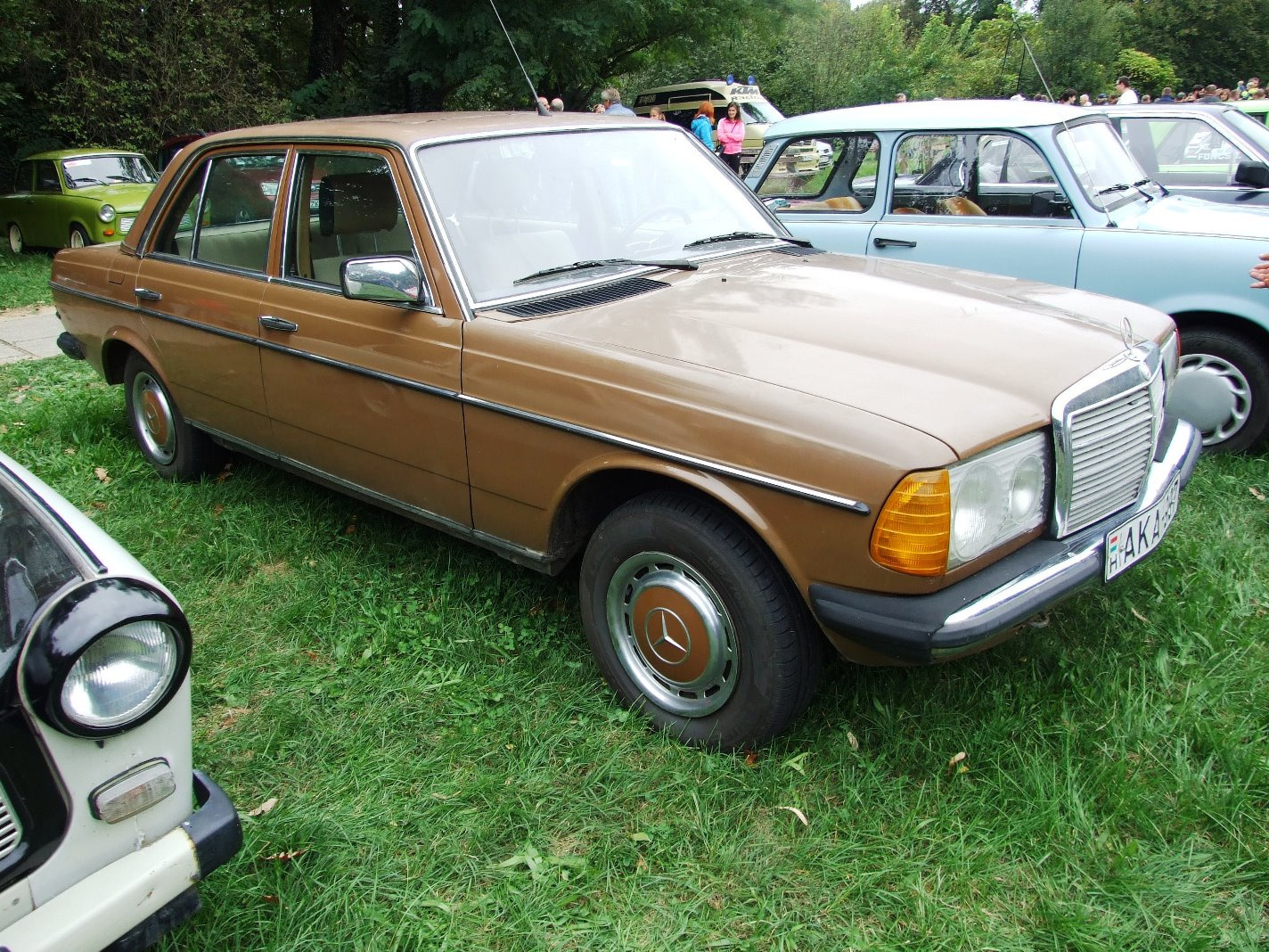 Mercedes 240D 2c