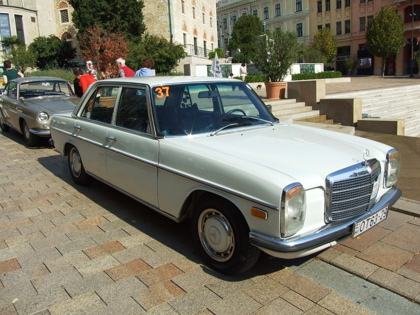 Mercedes 230 a