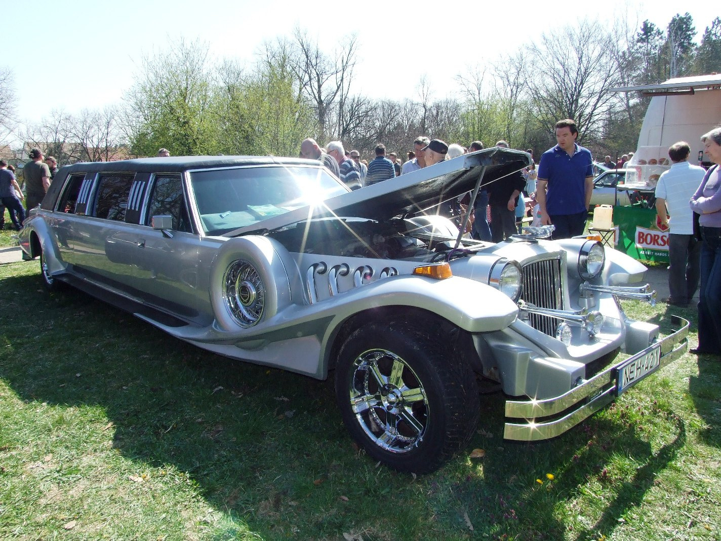 Lincoln Town Car a