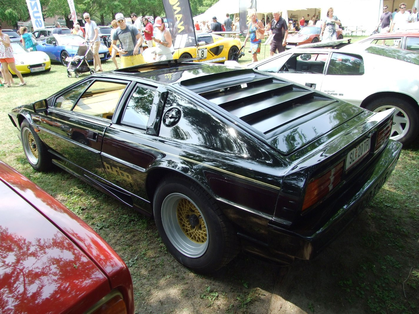 Lotus Esprit Turbo b