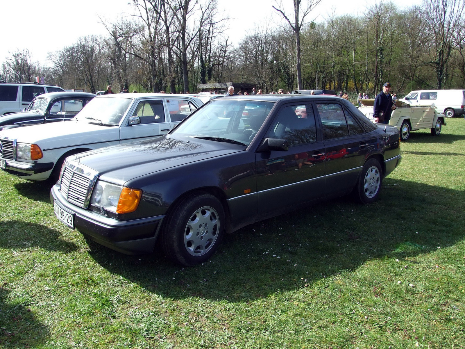 Mercedes W124 200E a