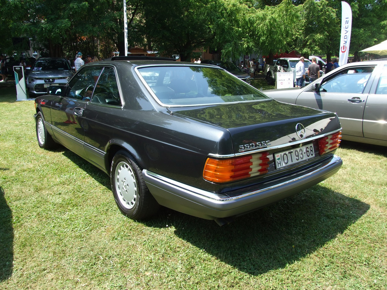 Mercedes 560SEC b