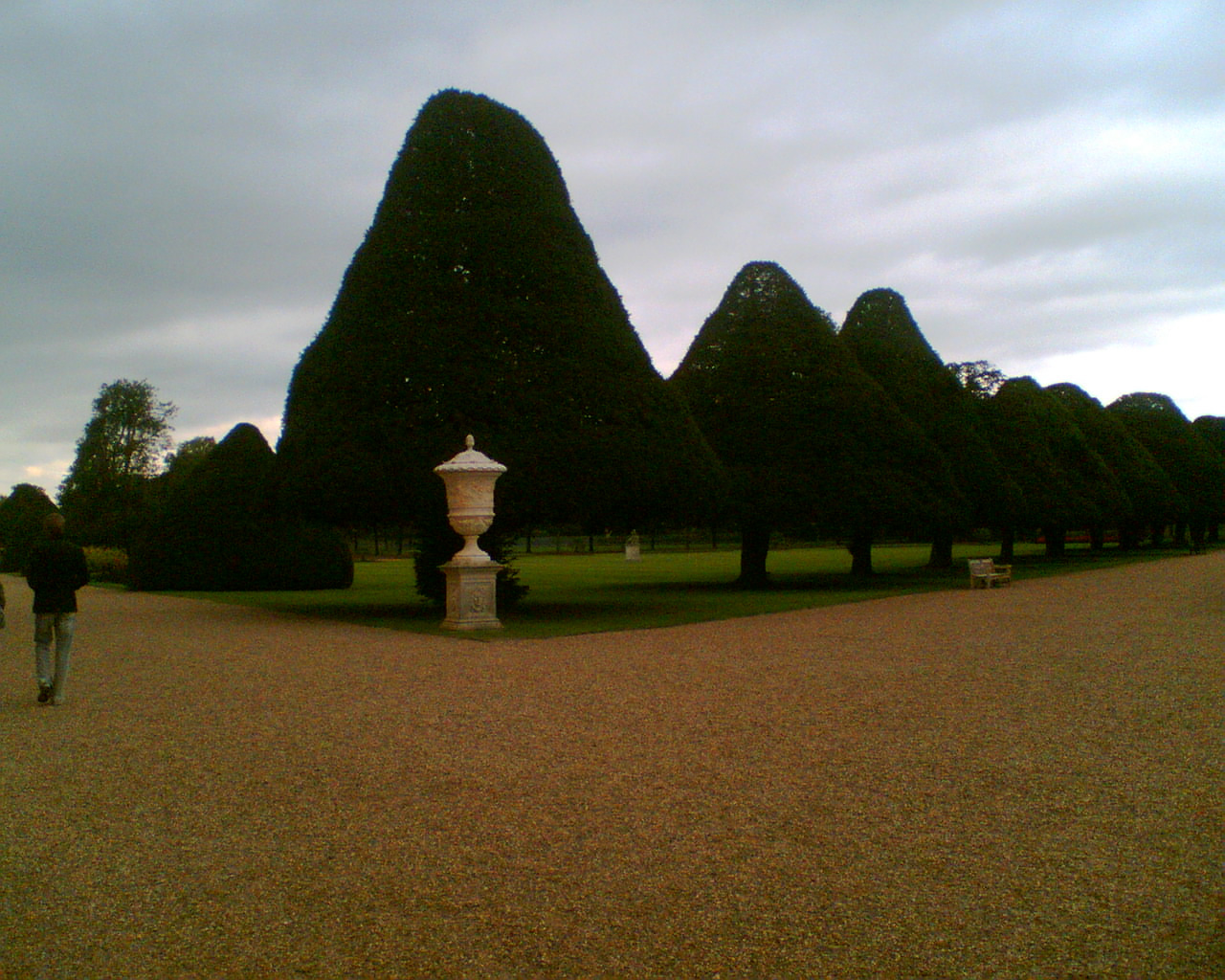 HamptonCourt012