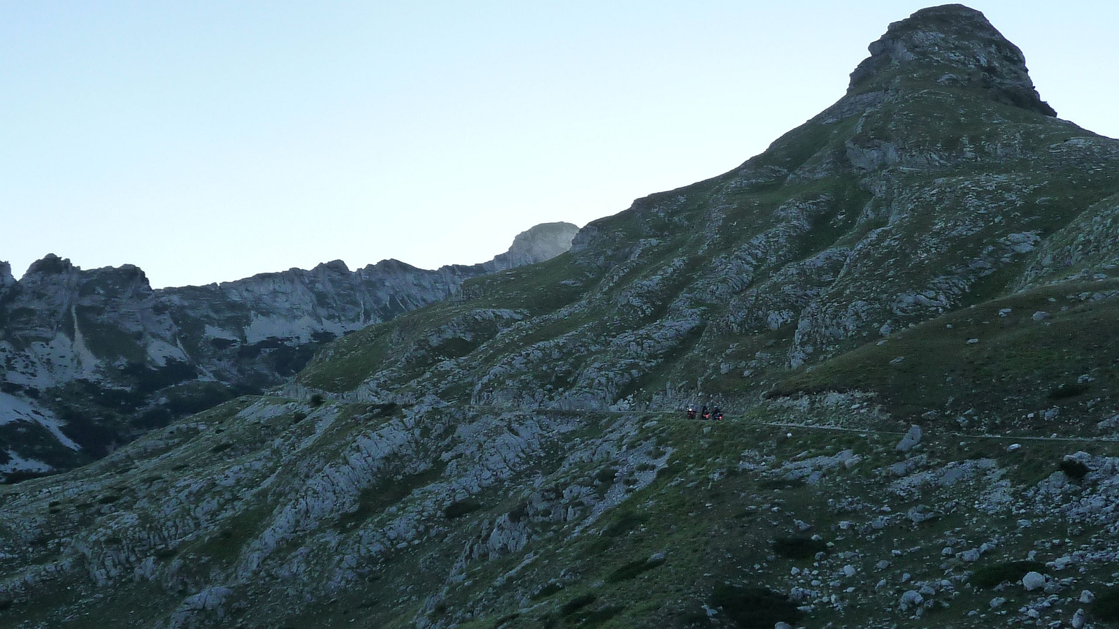 2013. szept. - a közepén a kis pontok vespák - Durmitor N. P.