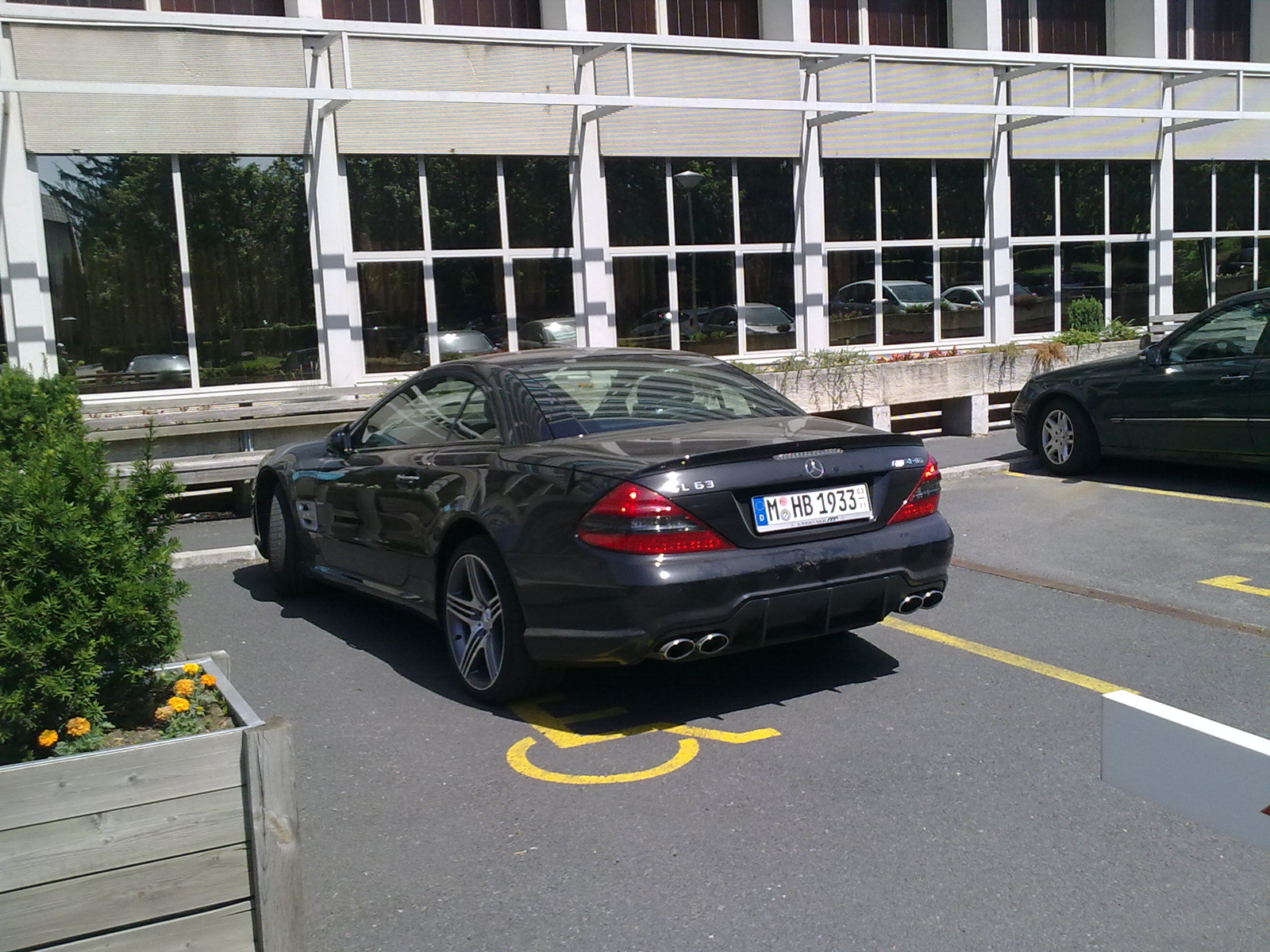 Mercedes-Benz SL63 AMG