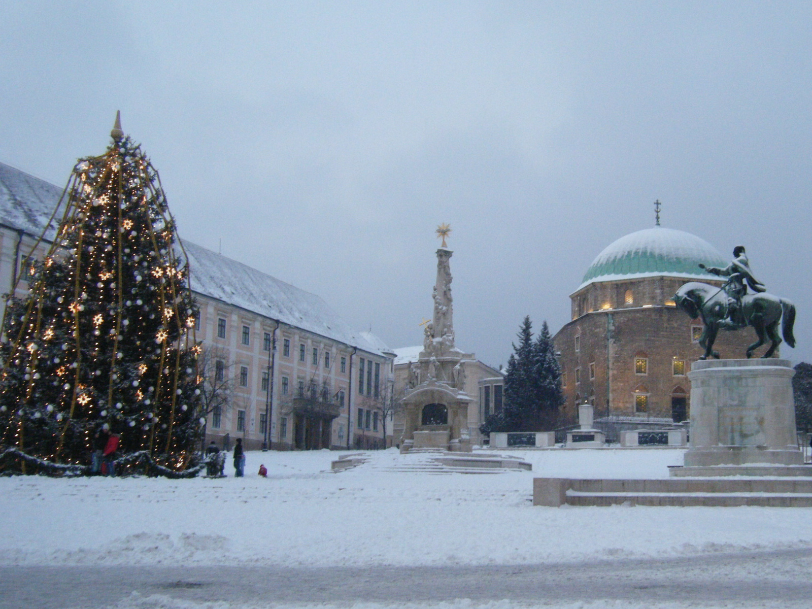 PÉCS, SZÉCHENYI-TÉR DSCF3883